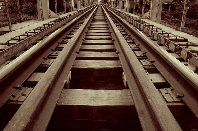 Photographer Struck And Killed By Train During Photo Shoot