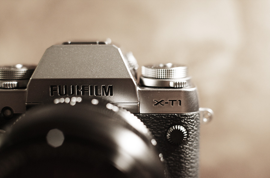 Fuji X-T1 Silver Graphite: Love At First Sight or Just Another Bad