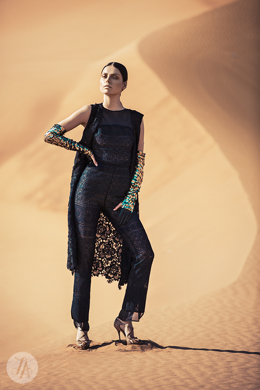 High Fashion + Desert Maternity Shoot