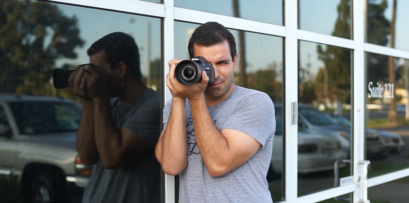 5 Tips on How to Hold a Camera