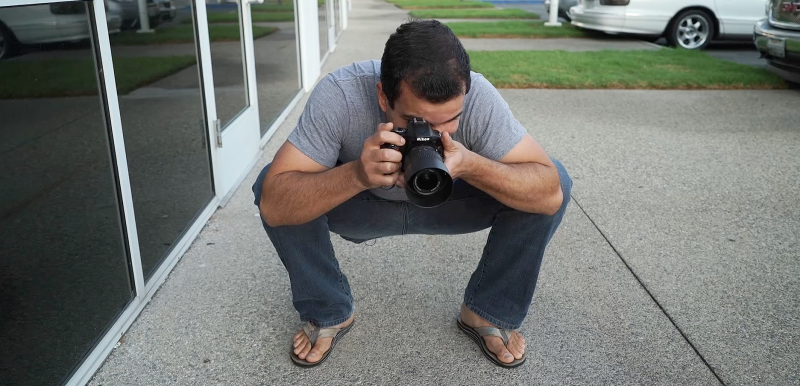 5 Tips on How to Hold a Camera