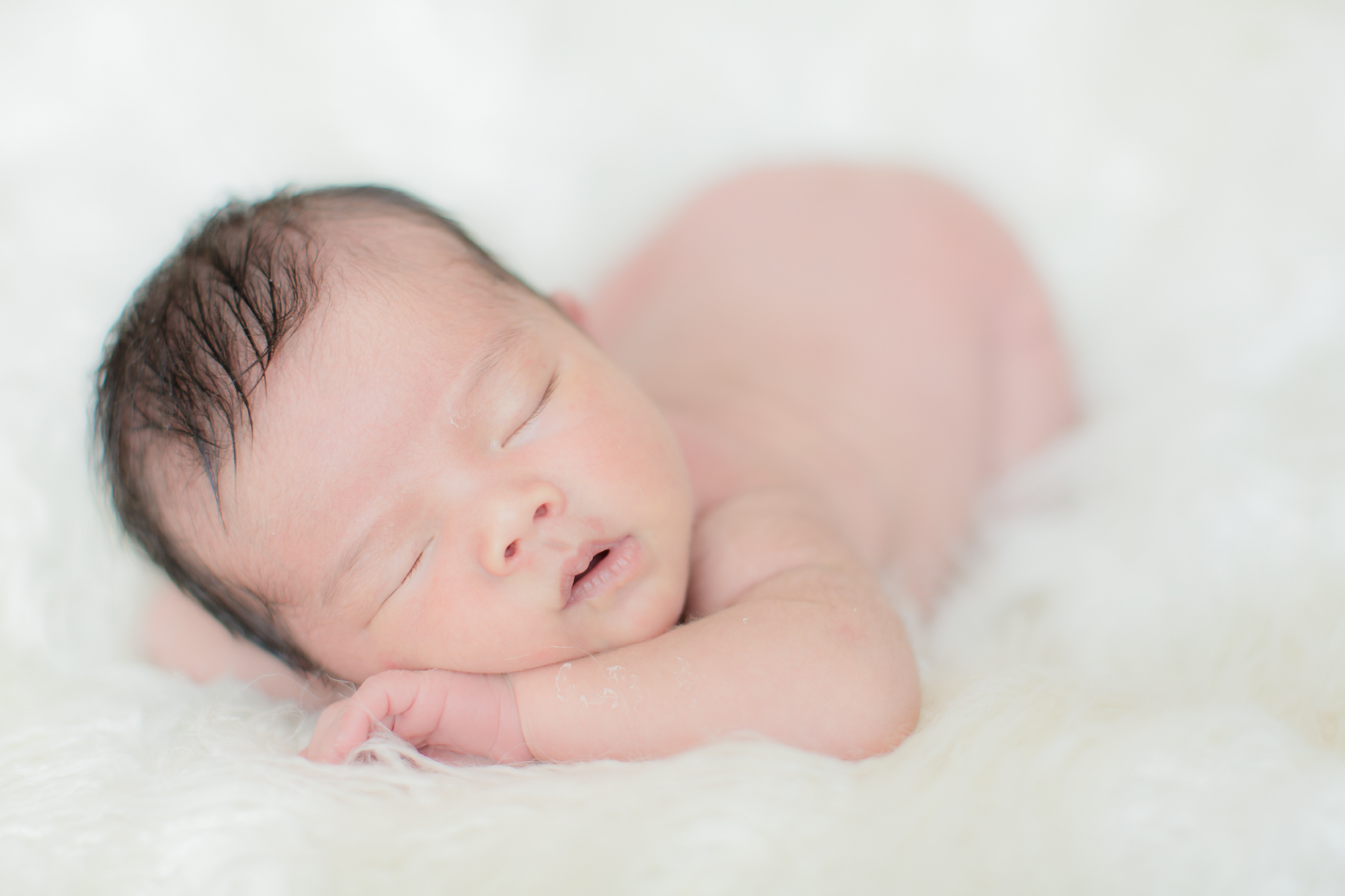 Newborn Photography Workshop: Assignment | Front Side Portrait in Tummy Pose