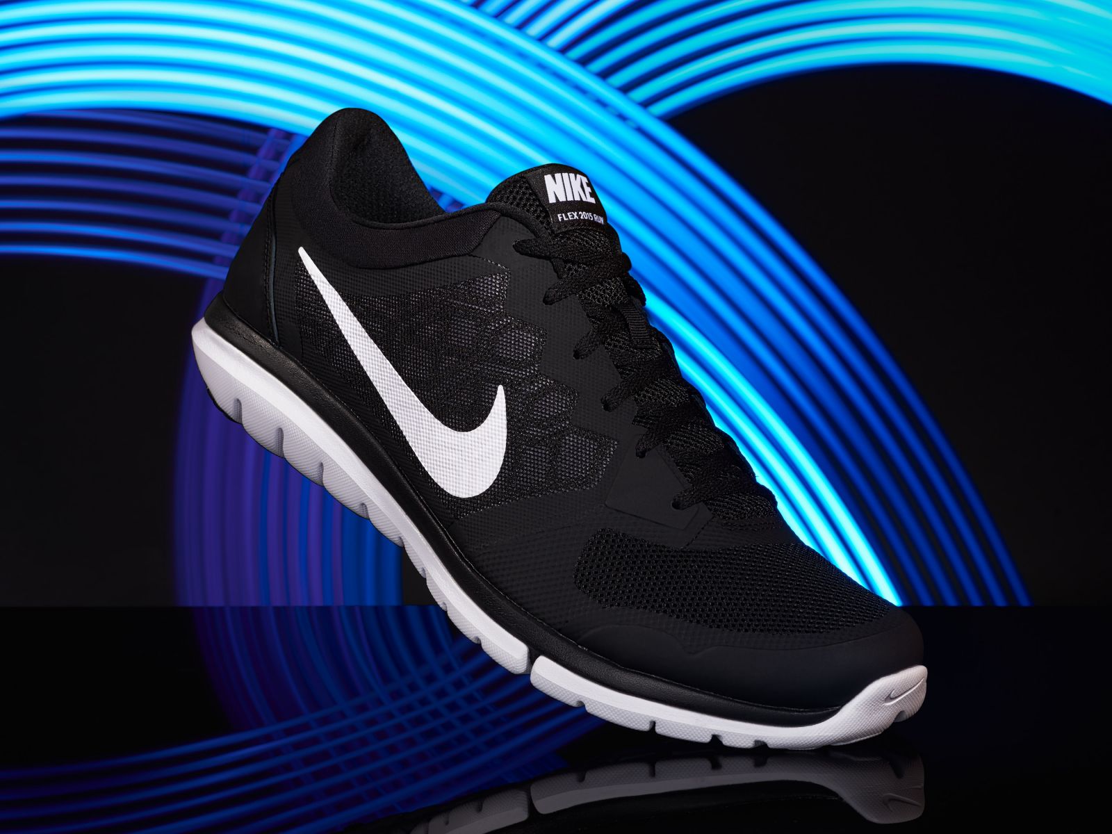 Light Painting Product Photography Getting Creative With Nike Shoes light-painting-product-photography-getting-creative-with-nike-shoes