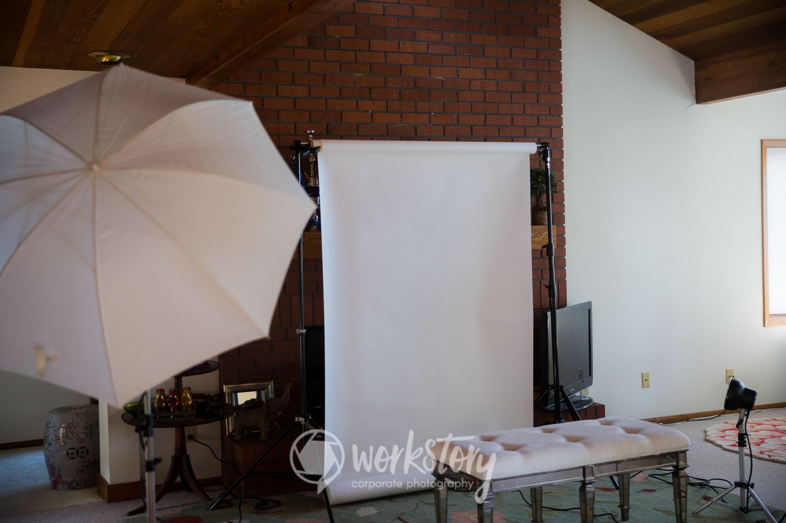 8 Affordable White Backdrop and Background Options