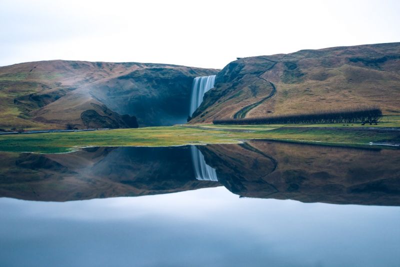 iceland-waterfall-over-cliff