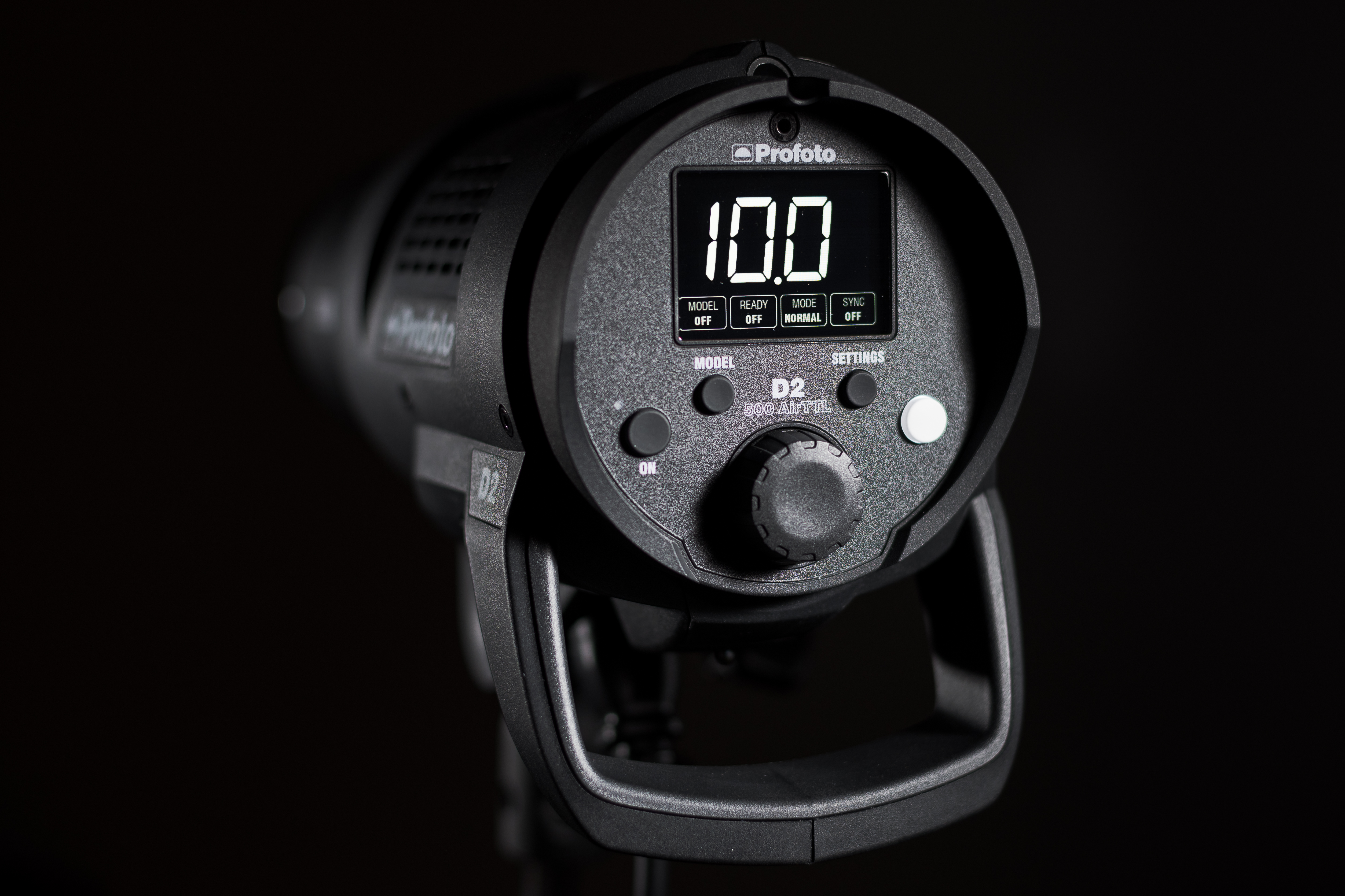 Profoto D2 strobe showing power controls, demonstrating the power advantage strobes have over speedlights for product photography