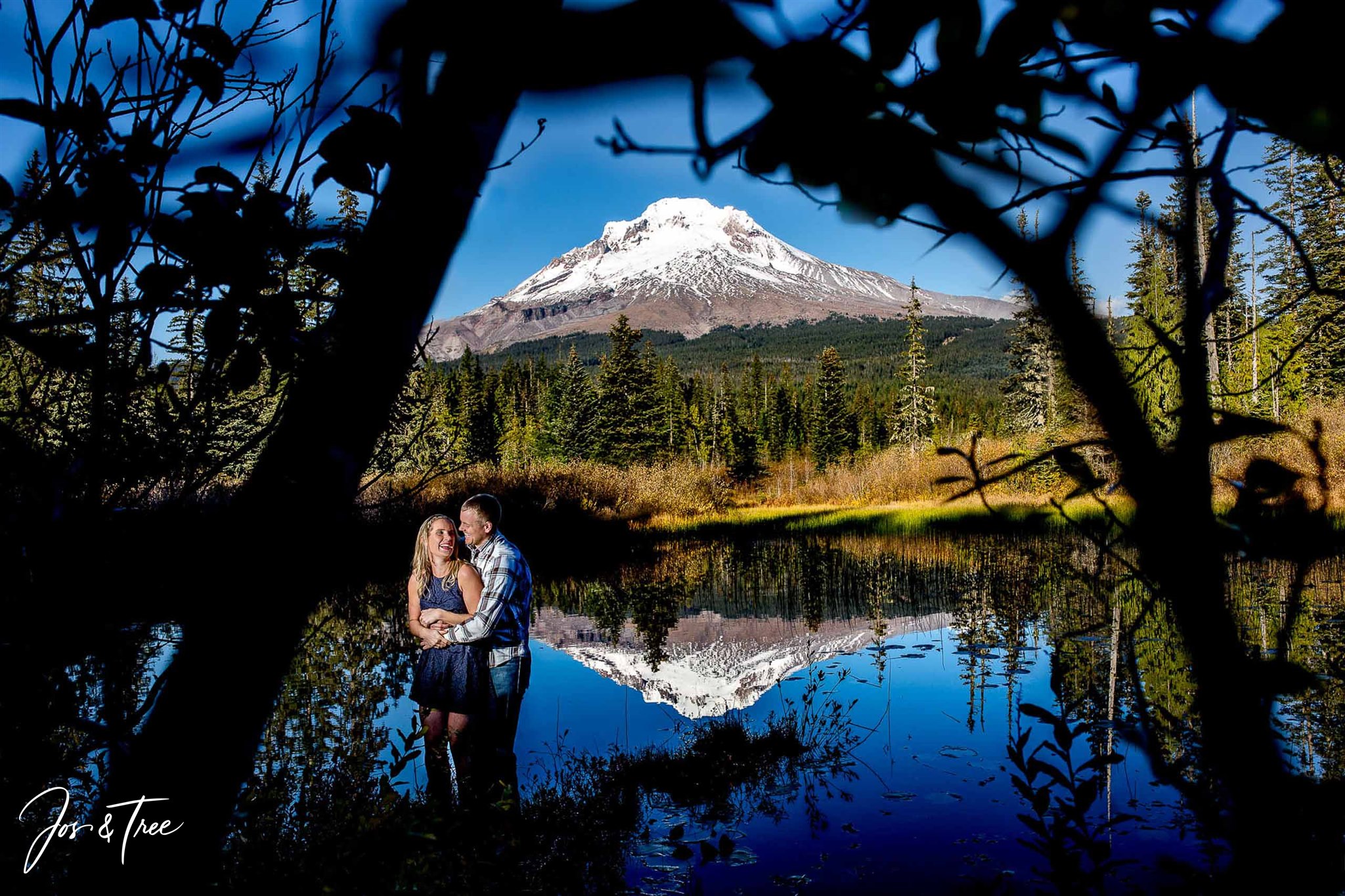 Engagement photo outside of Portland, Oregon