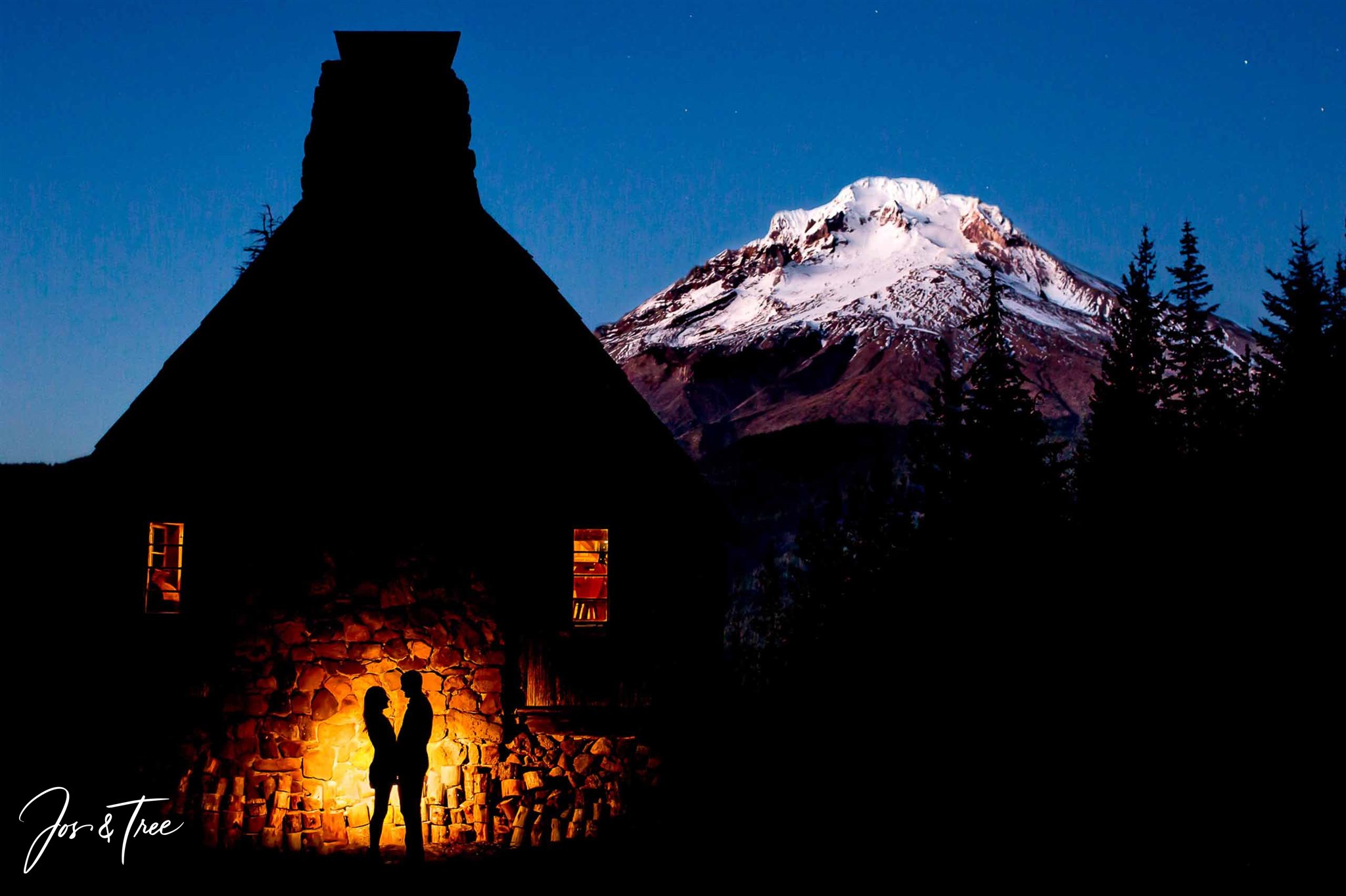 Engagement photo outside of Portland, Oregon