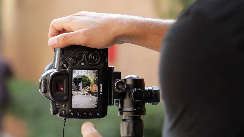 live view to dial in exposure settings and white balance