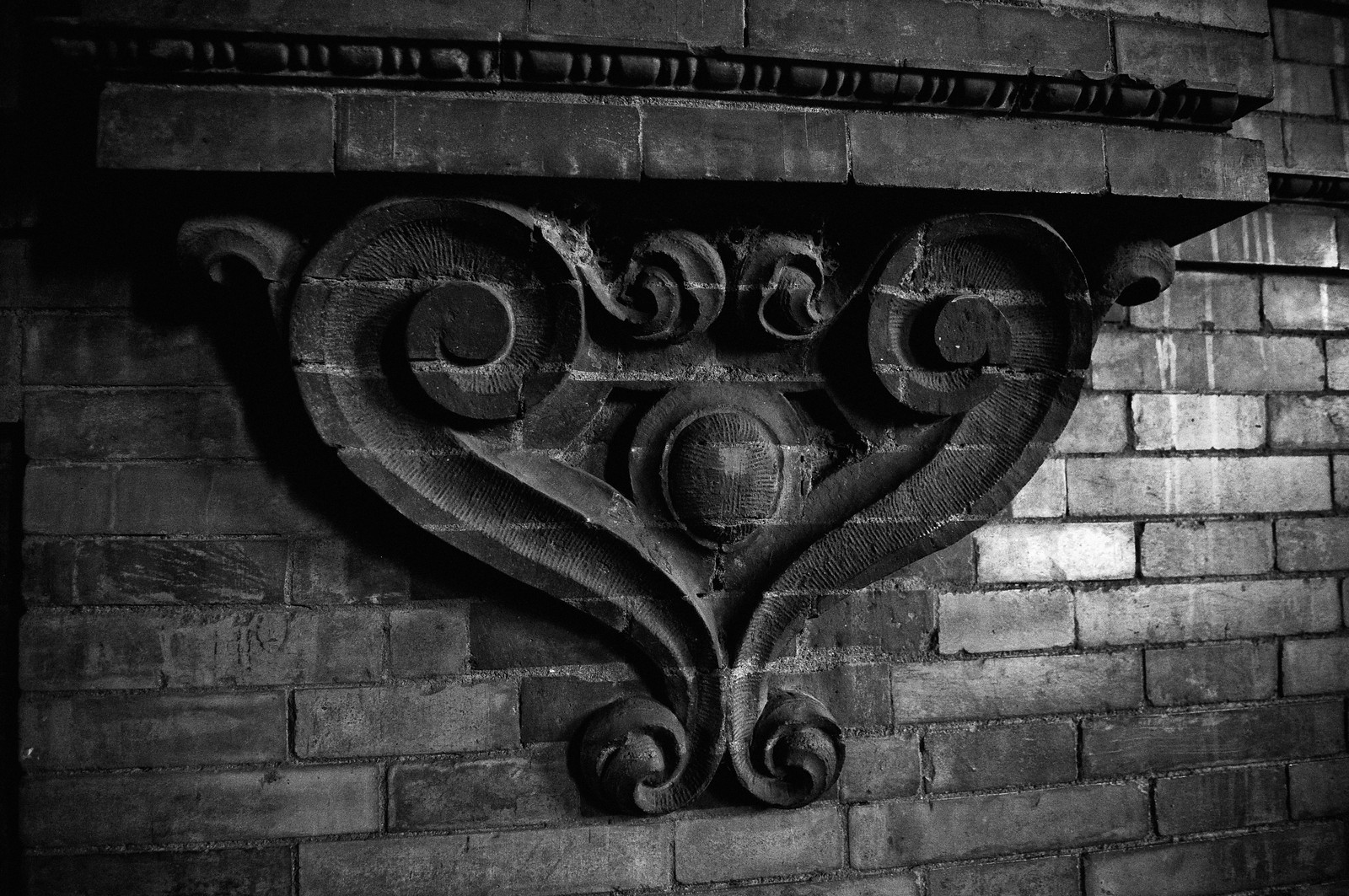 urban landscape photography tips abstract art detail black and white