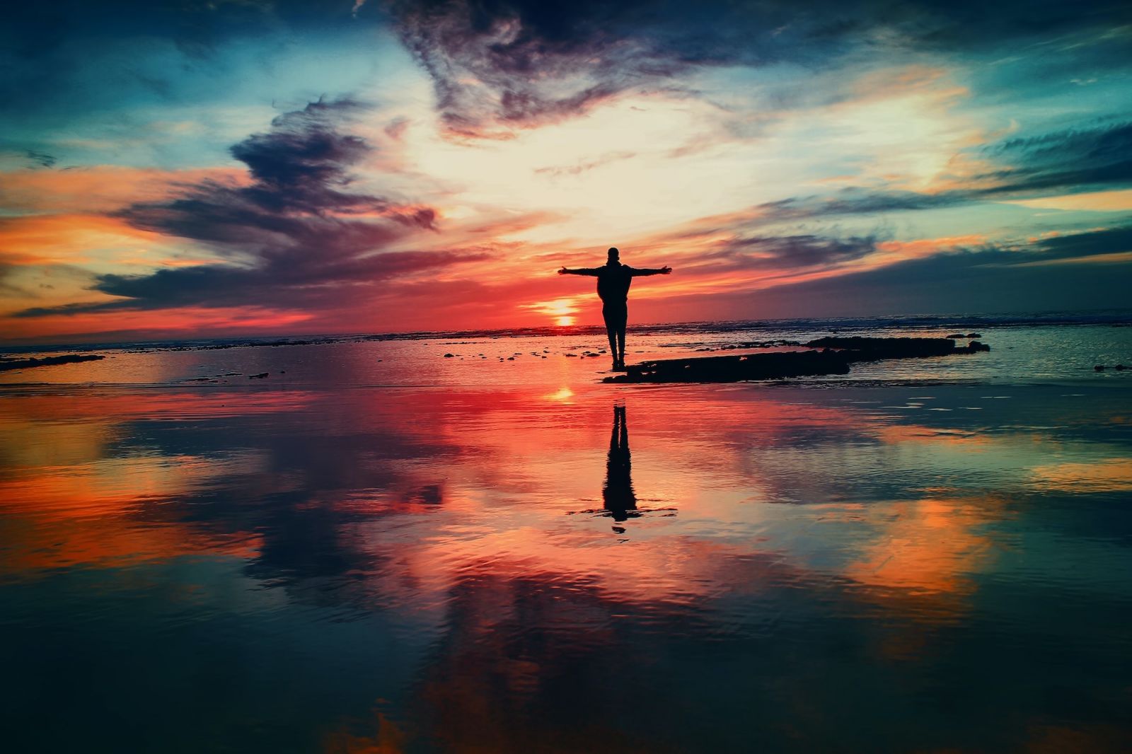 Learn 5 Tips For Capturing Perfect Sunset Silhouettes