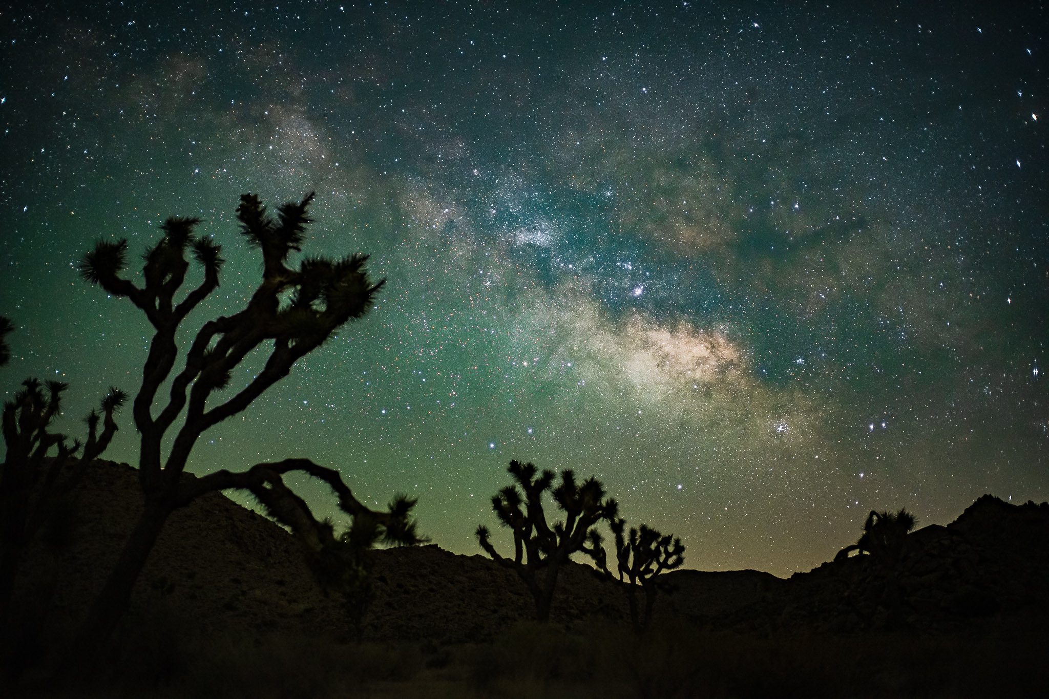 Milky Way nightscape photograph captured on a full frame camera at 35mm f/1.4 for 8 seconds at ISO 3200 showing how EXIF data reveals the exact settings needed to replicate a result