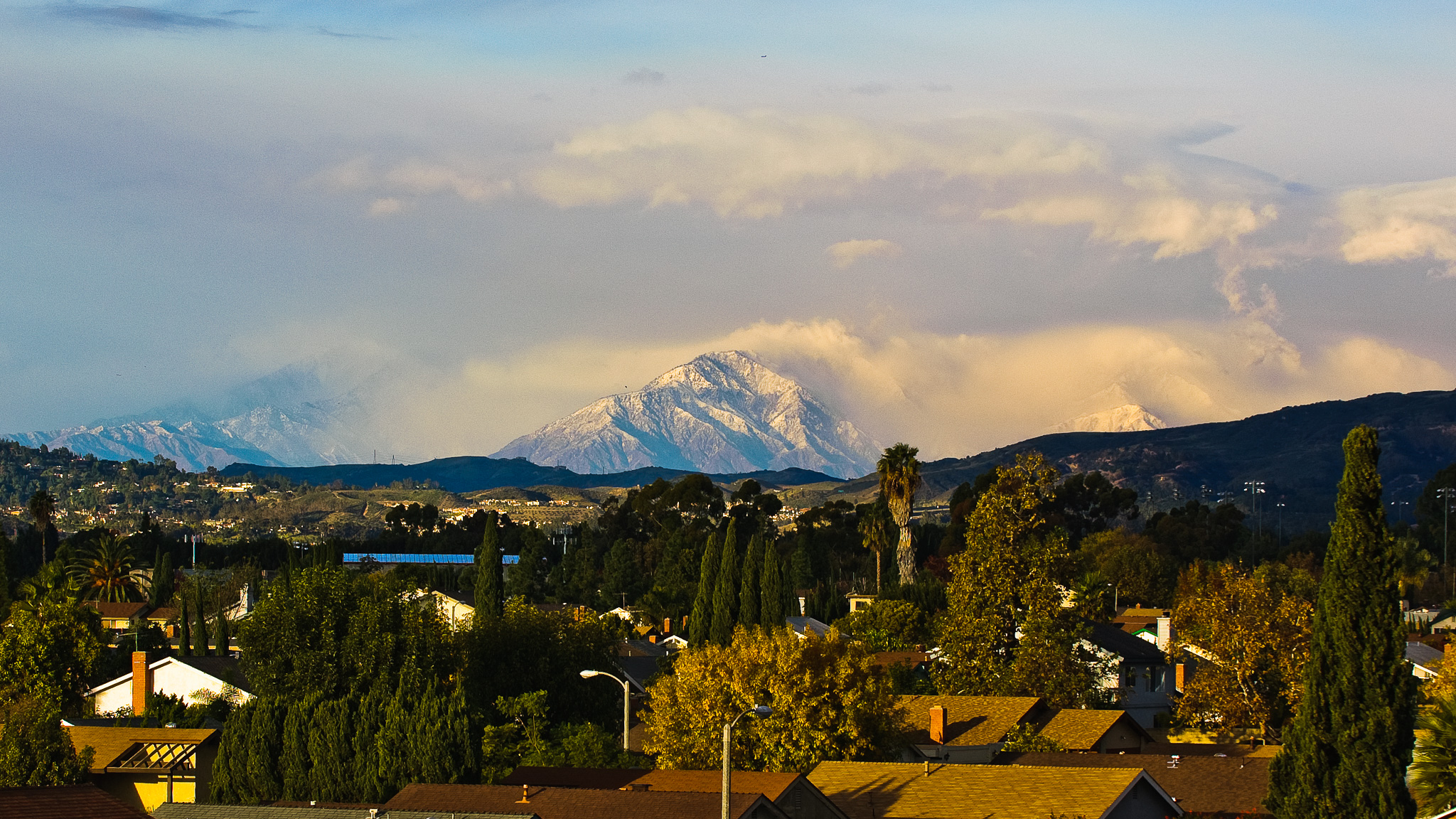 Winter cityscape photography with clear atmospheric conditions