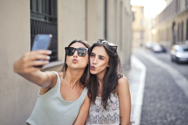 9,717 3 Girls Selfie Images, Stock Photos, 3D objects, & Vectors |  Shutterstock