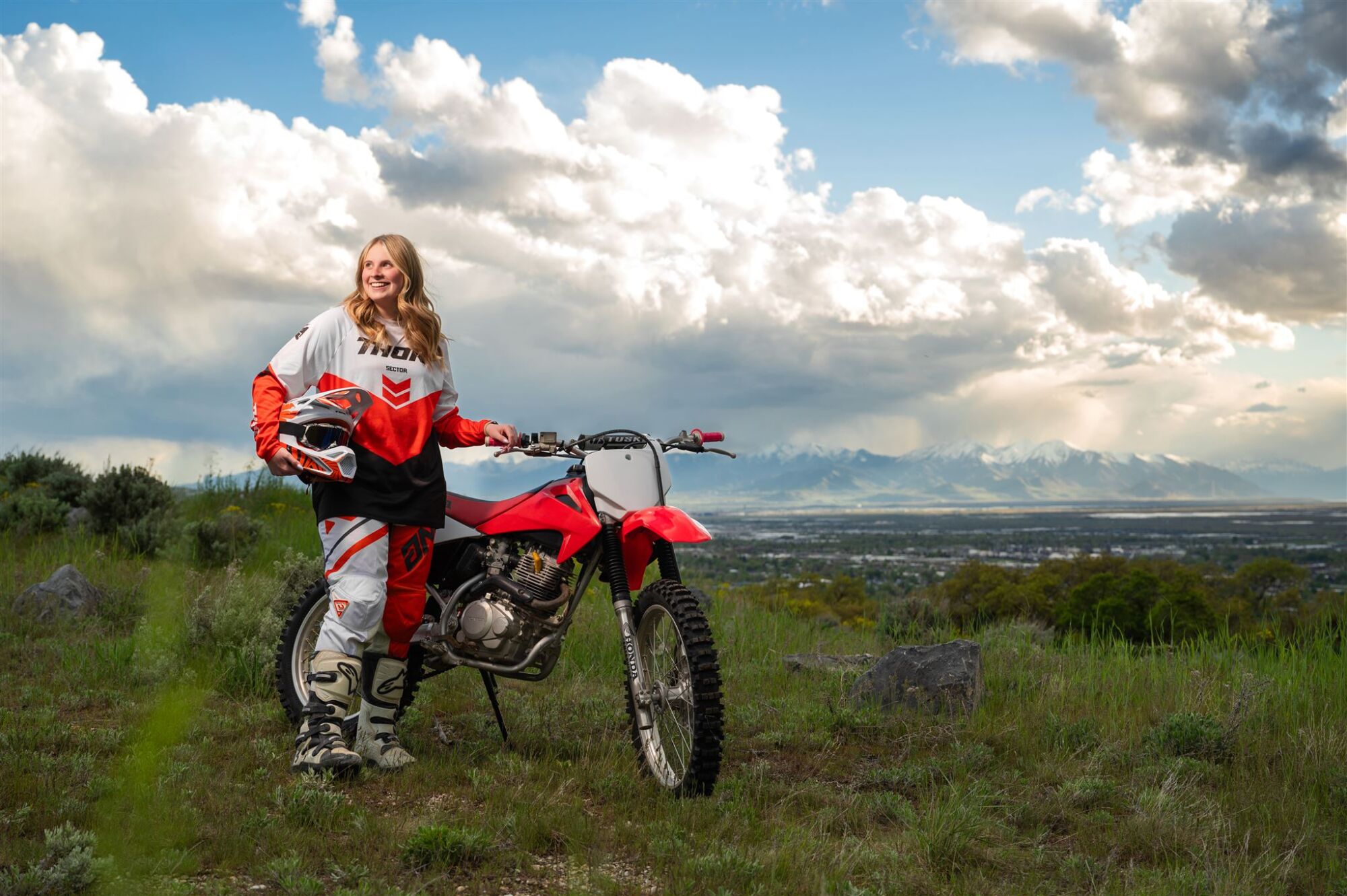 Utah motocross senior photo on bike in outdoor desert setting