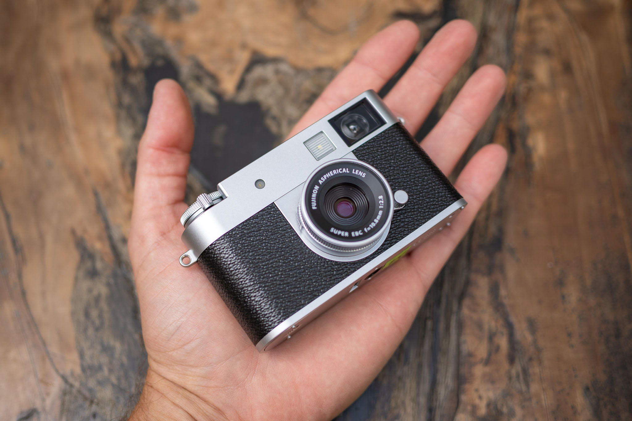 重繹攝影詩篇：Fujifilm X Half 以垂直視角捕捉日常光影