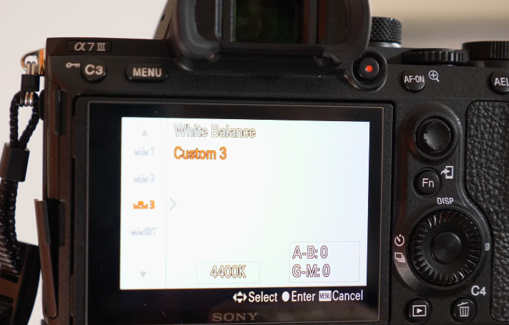 Incorrect white balance reading with white card